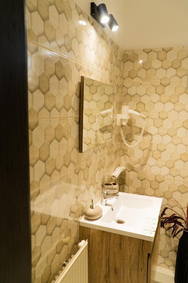 Szekely Fogado Self Check In Hotel Guesthouse Tunyogmatolcs ภายนอก รูปภาพ